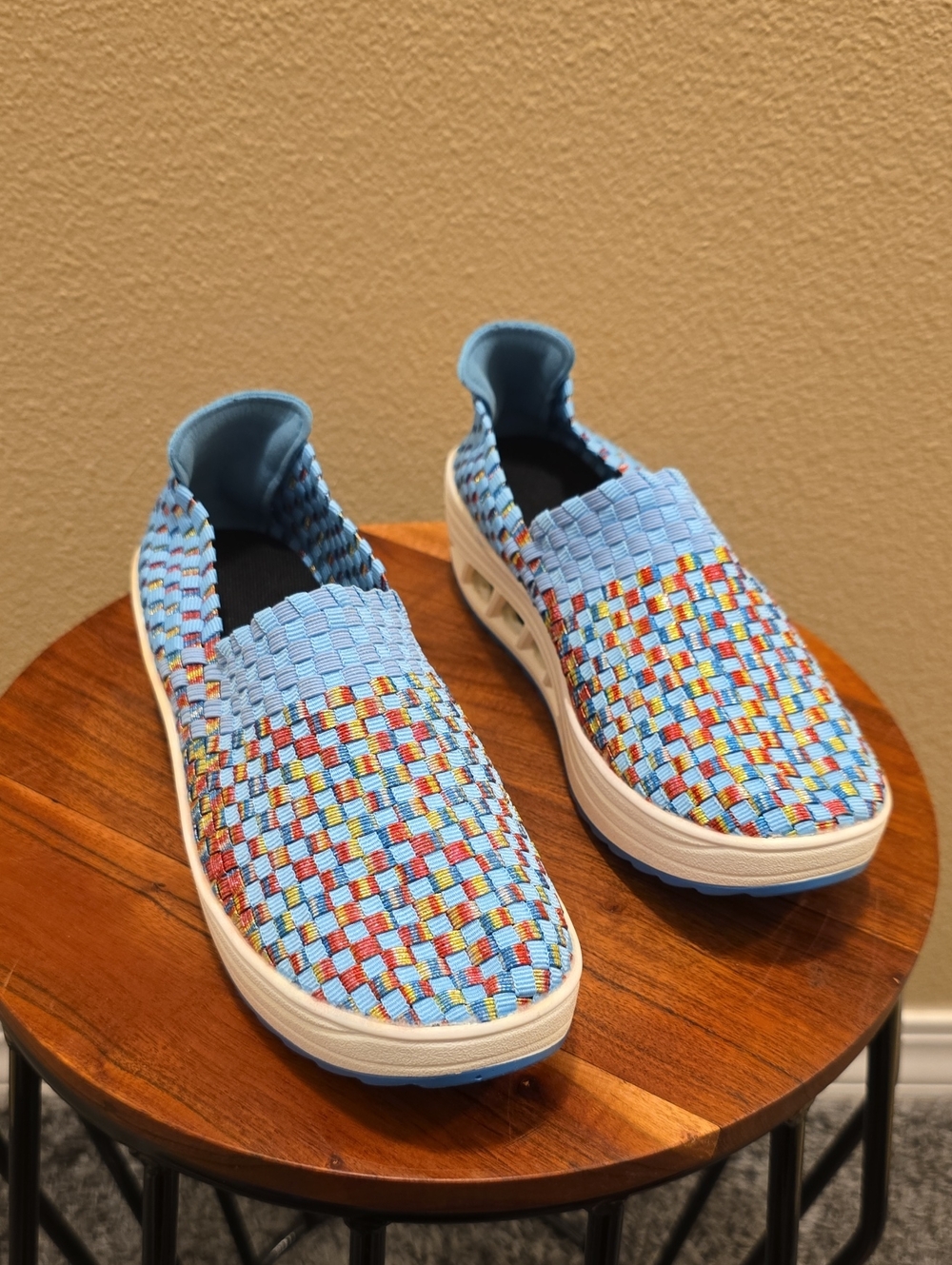ROCKER BOTTOM ORTHOPEDIC WALKING SHOES / SIZE 8 / MULTI COLOR